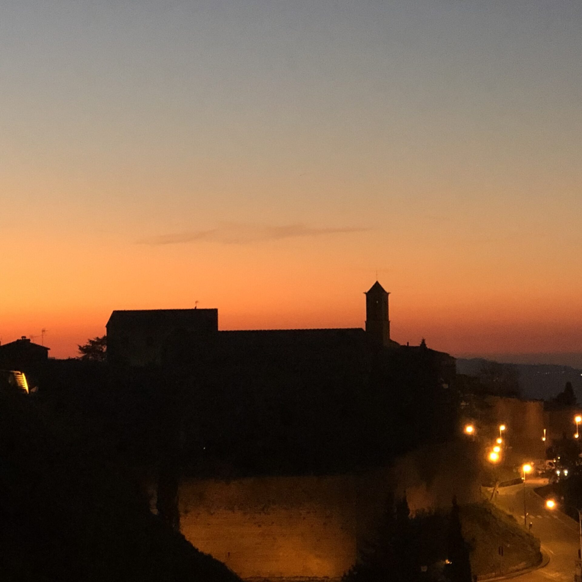 Volterra, tramonto sulle mura - Volterra, City Walls at Sunset